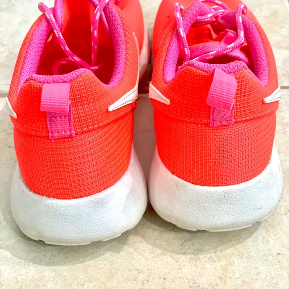 NIKE KIDS ROSHE RUN - Picture 3 of 3